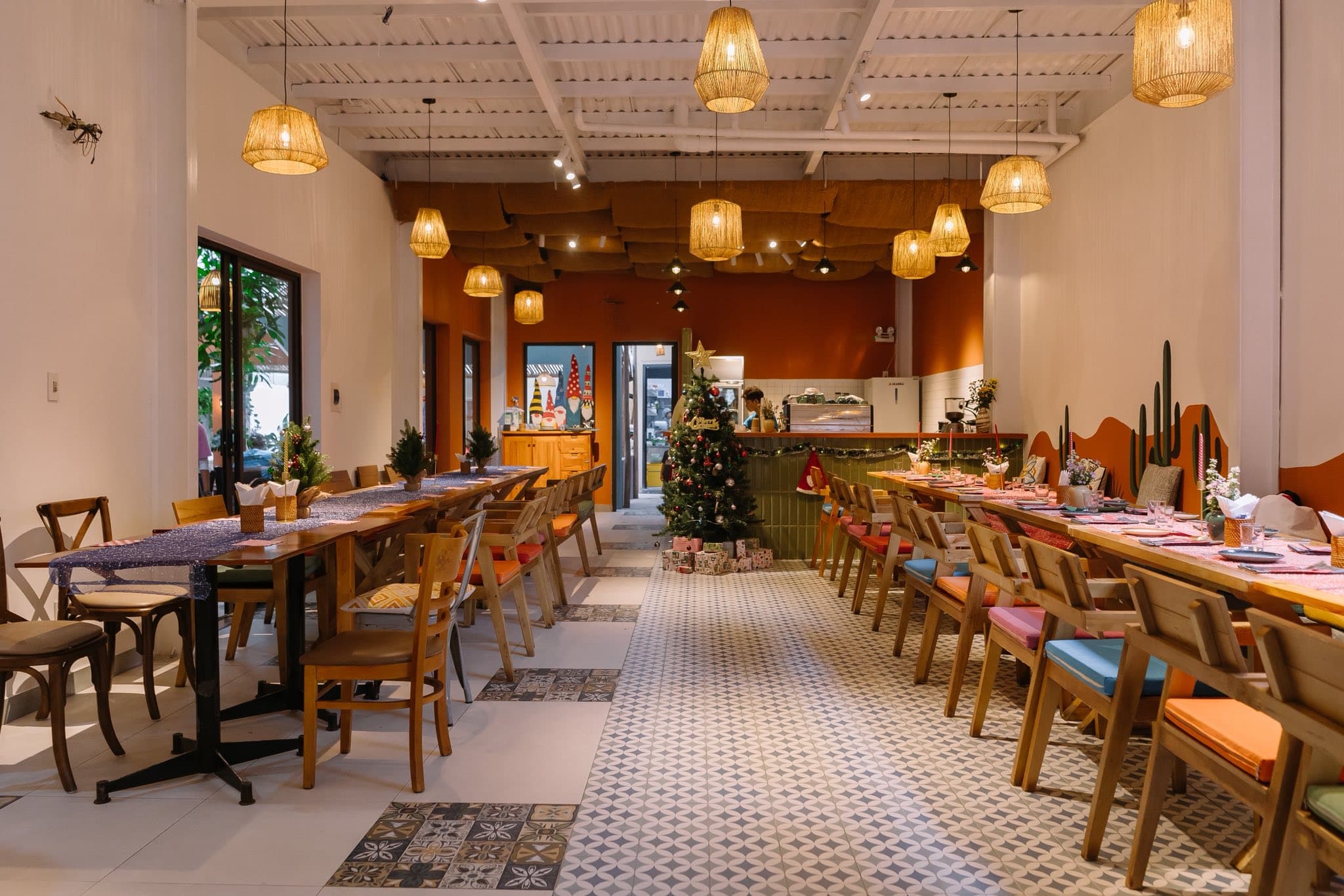 SIX ON SIX cafe interior